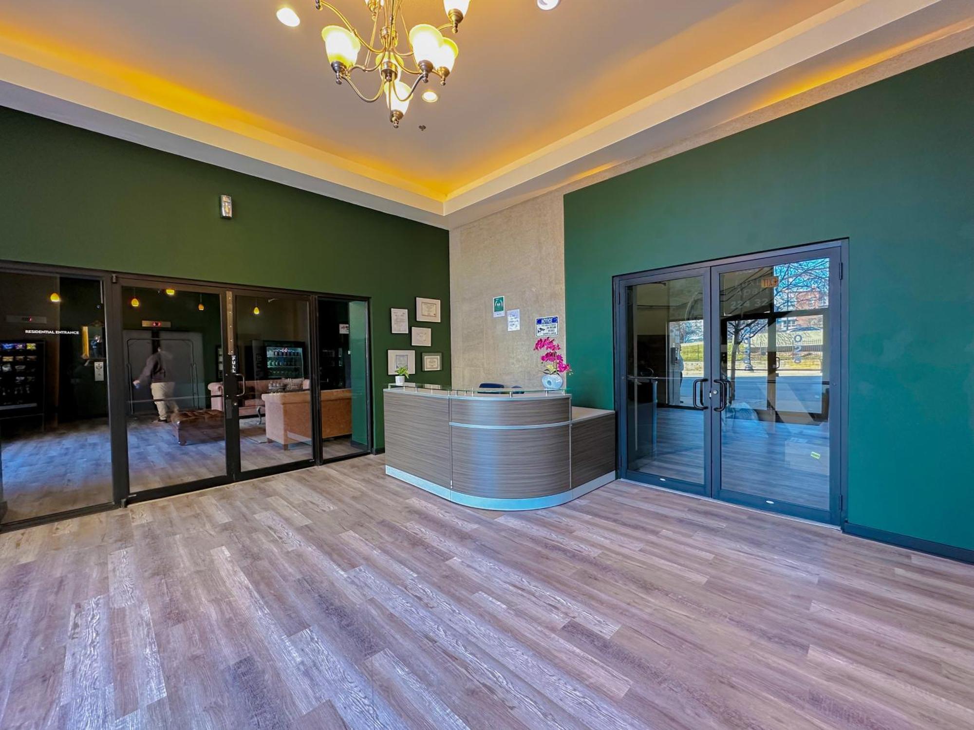 Bright 2Br Luxury Corner Suite With Optional Parking Sleeps 6 Guests Near Mccormick Place And Soldier Field שיקגו מראה חיצוני תמונה