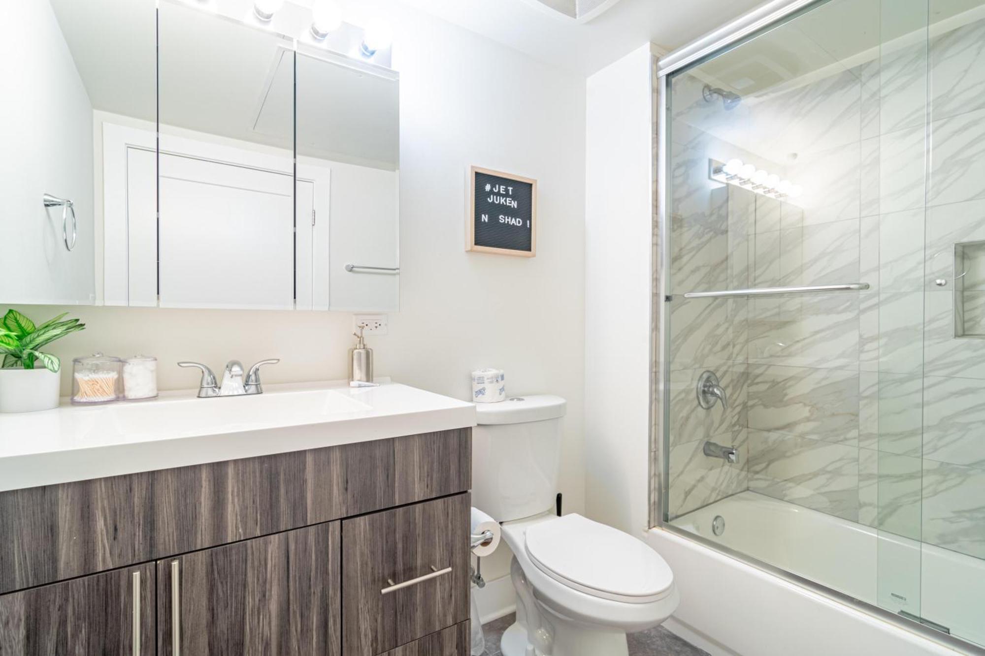Bright 2Br Luxury Corner Suite With Optional Parking Sleeps 6 Guests Near Mccormick Place And Soldier Field שיקגו מראה חיצוני תמונה